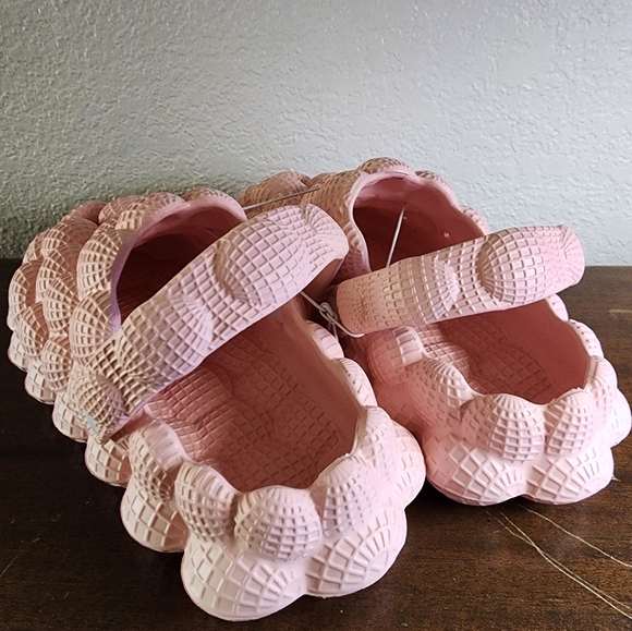 Bubble Soft Pillow Stress Relief Slide, Unisex Sandals - Picture 5 of 5